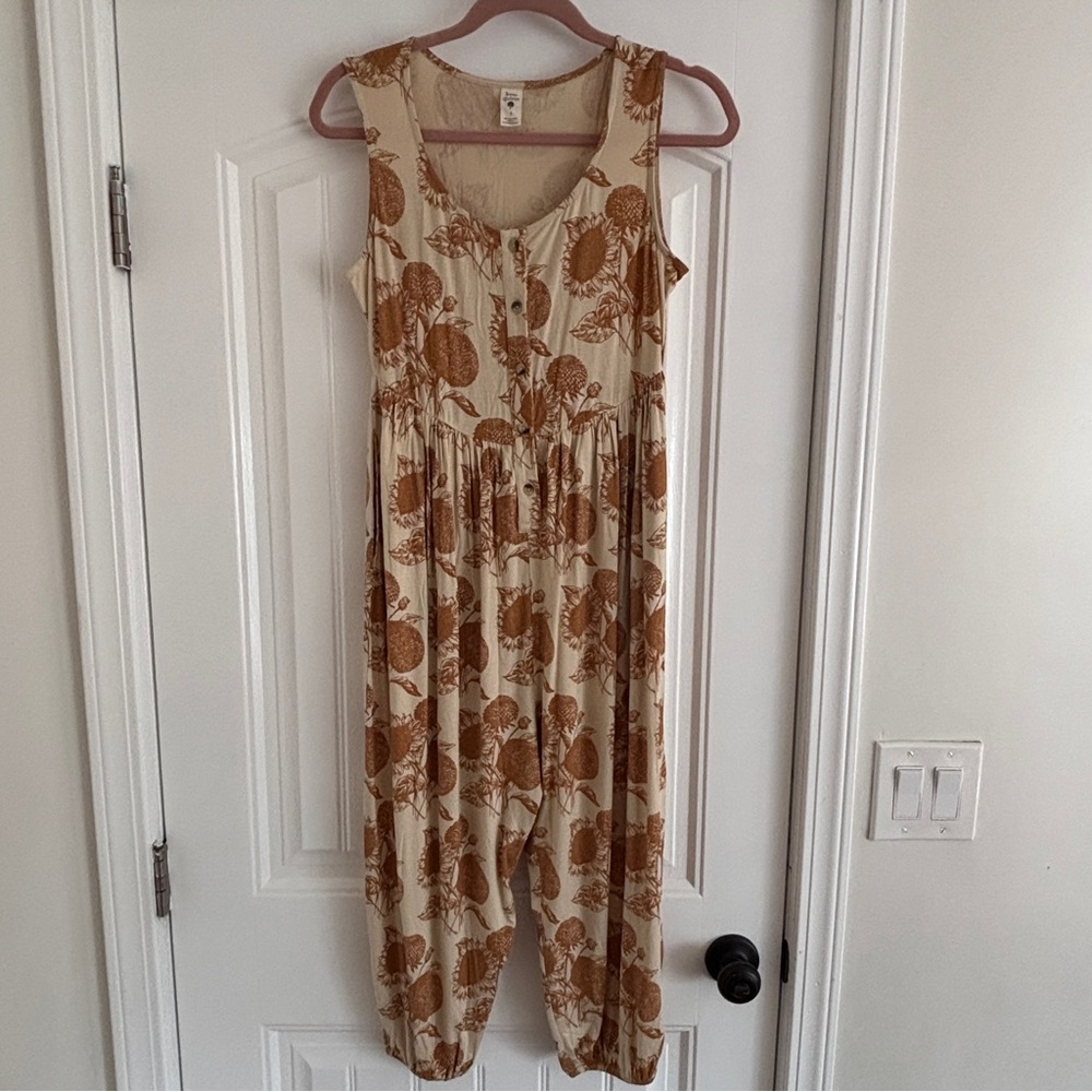 Kate Quinn sunflower print romper size small - NWOT jumpsuit